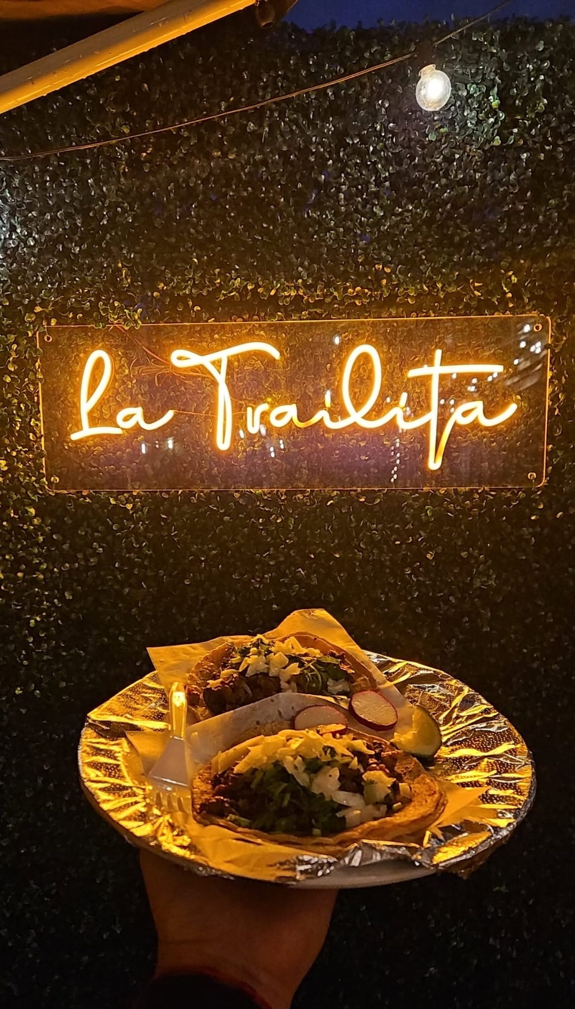 A neighborhood cocina, two communities