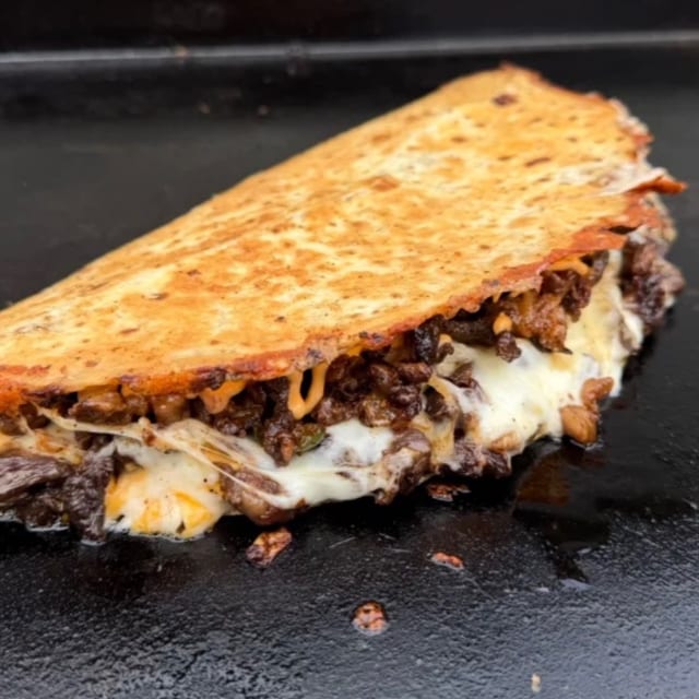Asada / Steak Quesadilla.